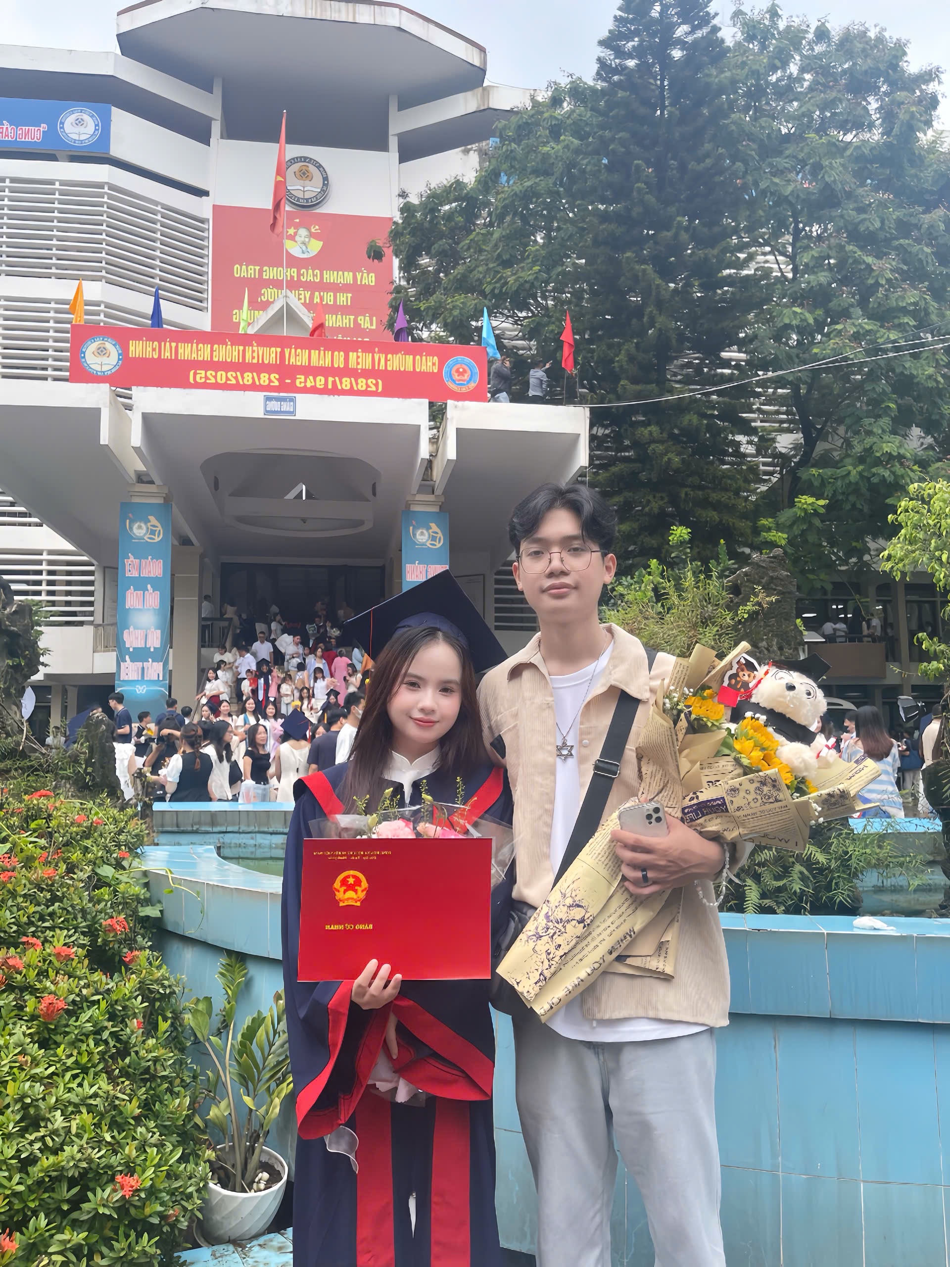 V+ STEAM LAB Library founder